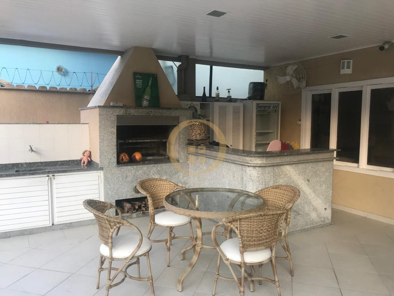 Apartamento-6-dormitorios-Guaiúba
