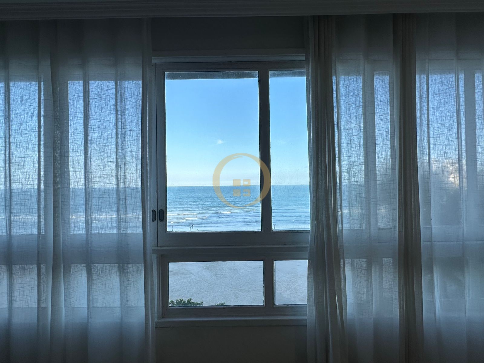 Apartamento Frente ao Mar nas Pitangueiras, Guarujá - SP