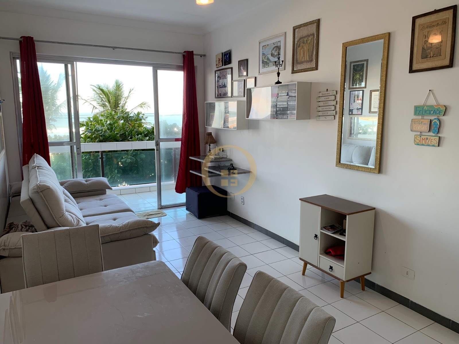 Apartamento Frente ao Mar nas Pitangueiras, Guarujá - SP