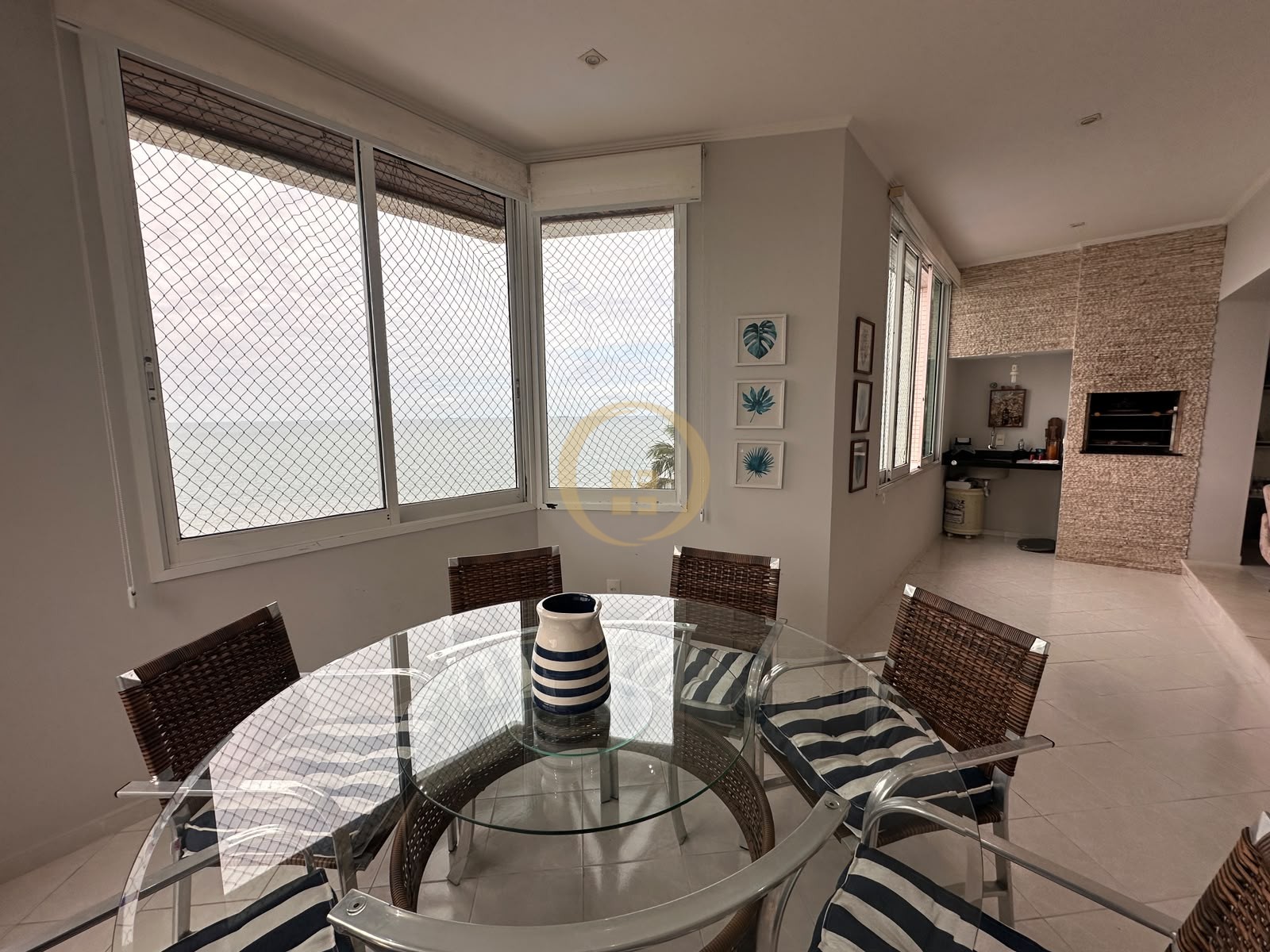 Apartamento-4-dormitorios-Pitangueiras