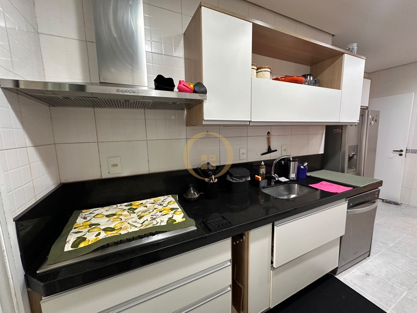 Apartamento-4-dormitorios-Pitangueiras
