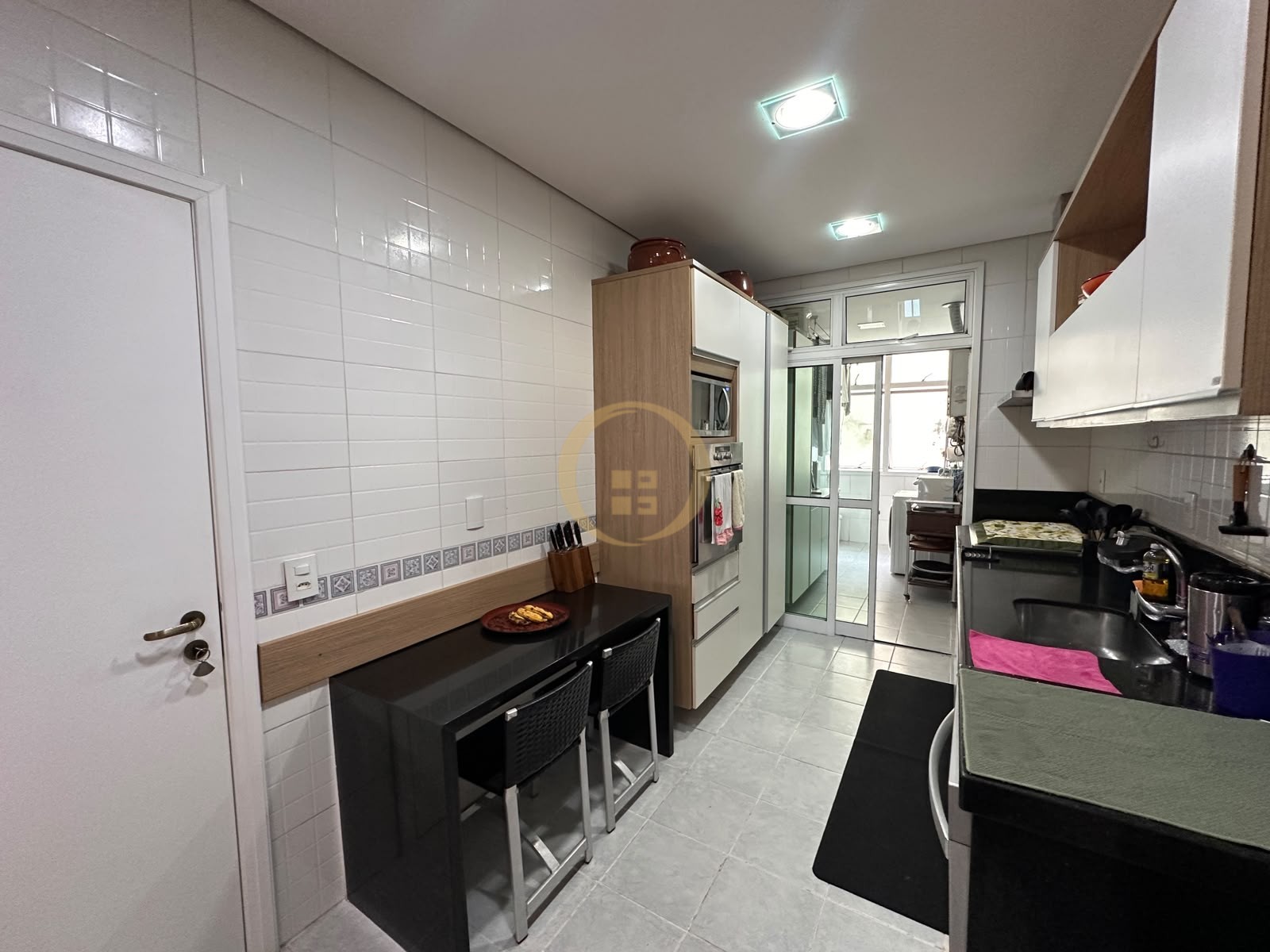 Apartamento-4-dormitorios-Pitangueiras