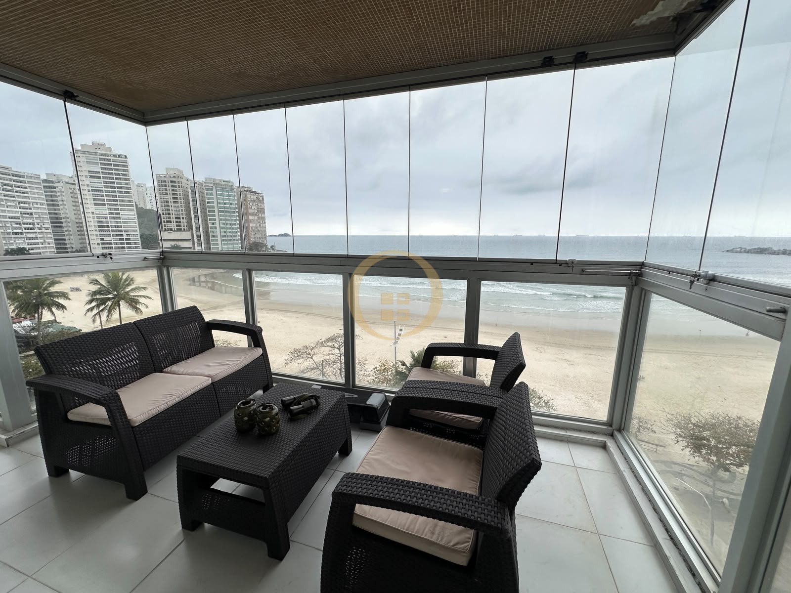Apartamento-4-dormitorios-Pitangueiras